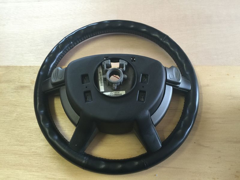 [NSW] VZ Parts Strut Brace, Steering Wheel, Handbrake Cover Just